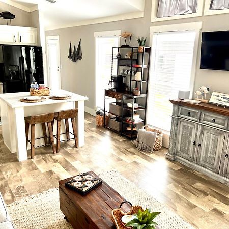 Willa The Little Getaway-Sleeps 4, Firepit, Pet Friendly Pottsboro Zewnętrze zdjęcie