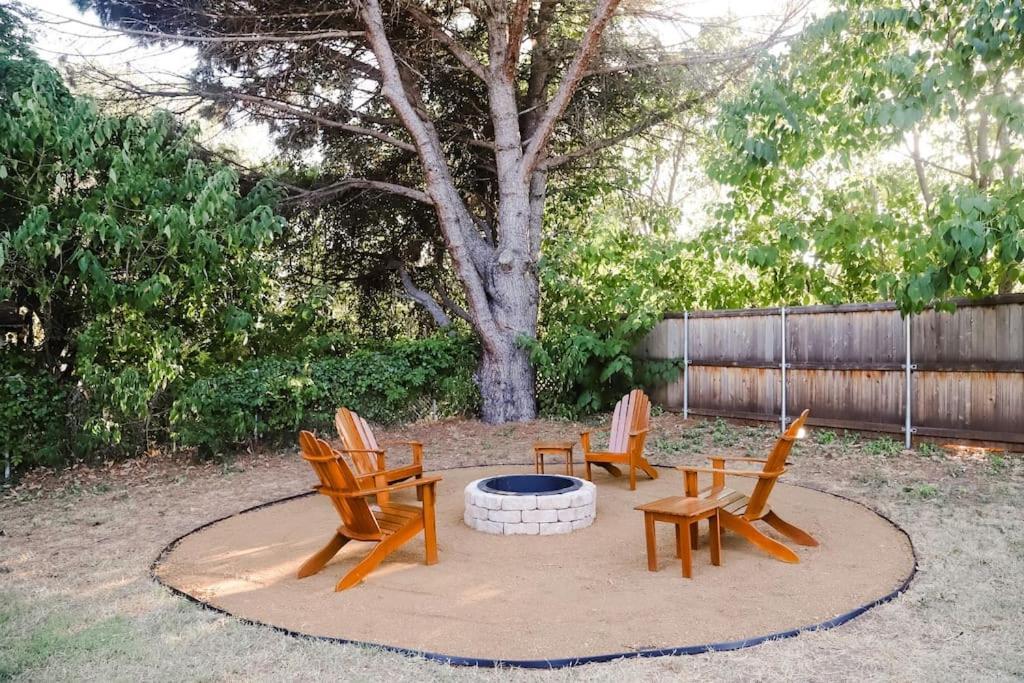 Willa The Little Getaway-Sleeps 4, Firepit, Pet Friendly Pottsboro Zewnętrze zdjęcie